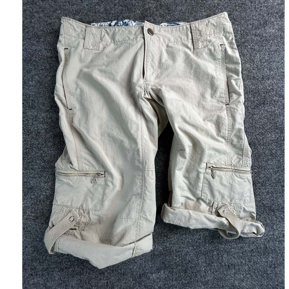 Magellan Women’s Size 2 Khaki Cargo Capri Pants Roll Tab Outdoor